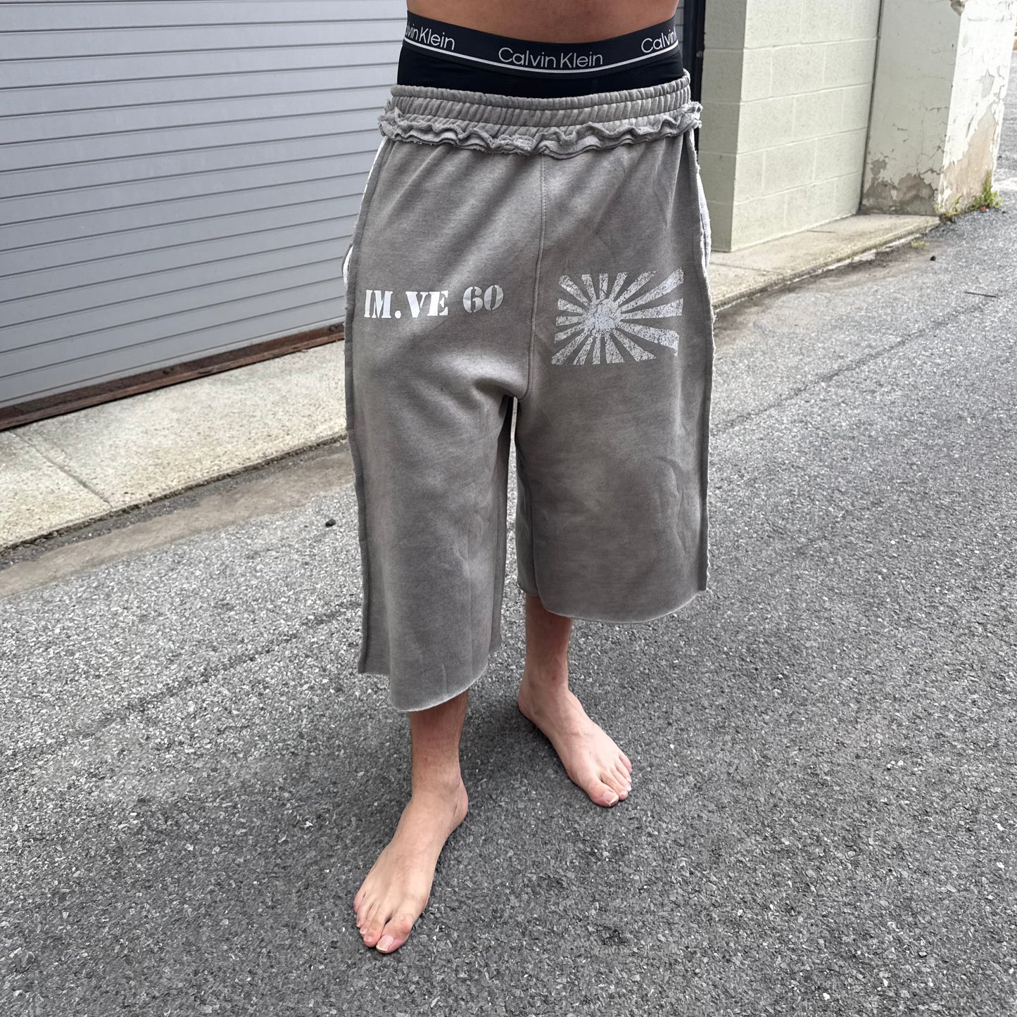 GREY RISING SUN SHORTS