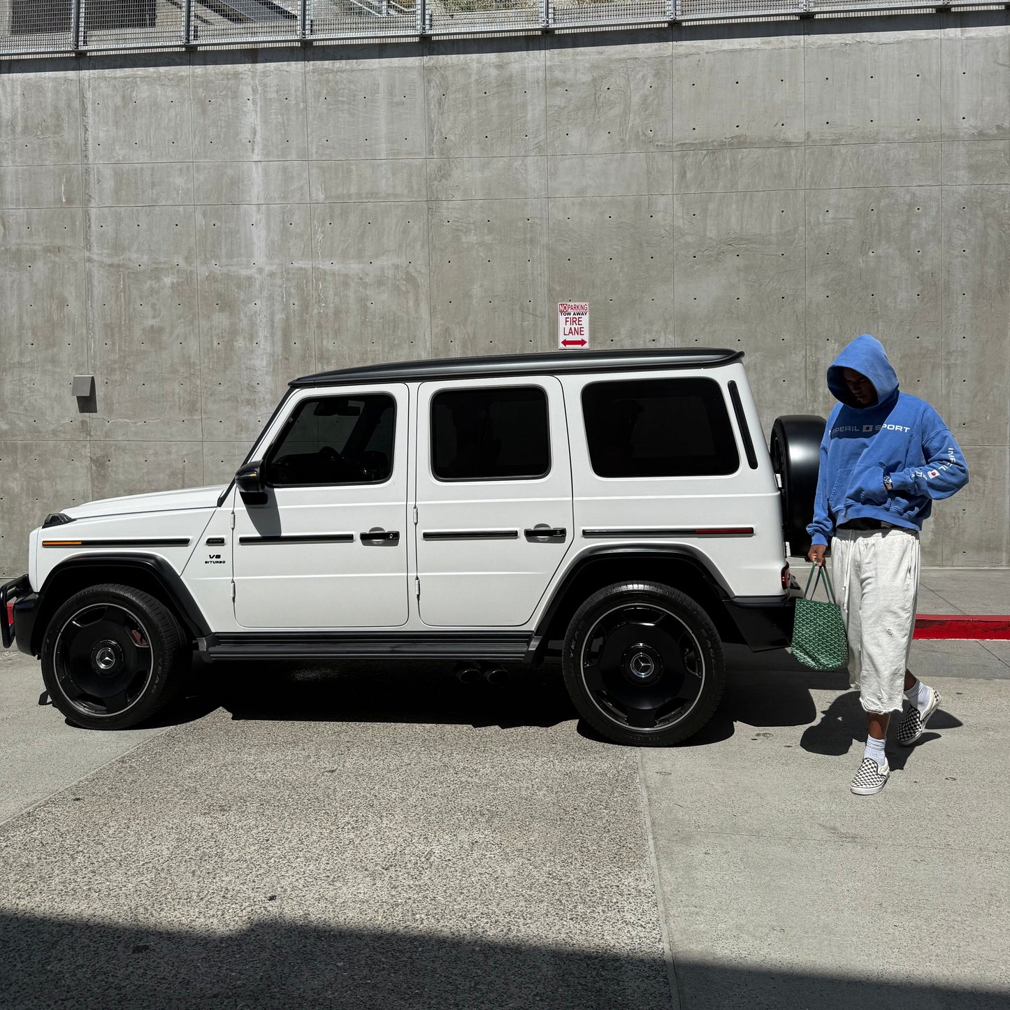 V2 SPORT HOODIE
